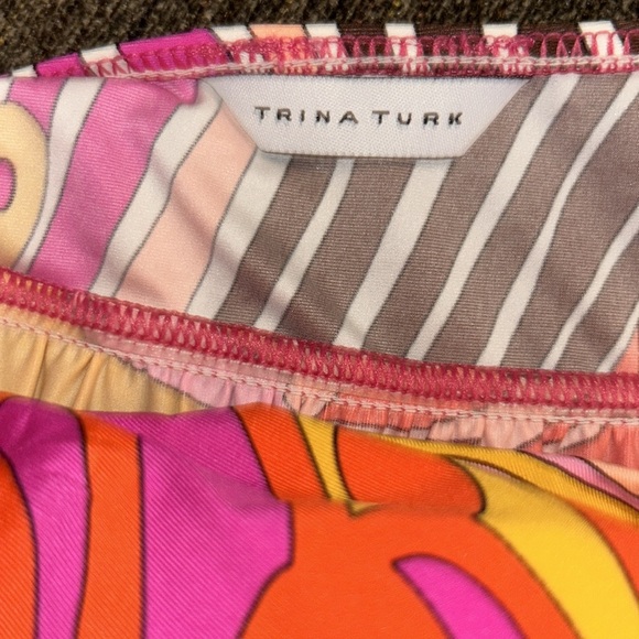 Trina Turk dress with pockets! So luxurious and colorful! One size fits most - Picture 5 of 5